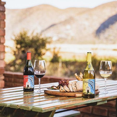 Otavi Vineyards Self-Catering & Camping 외부 사진
