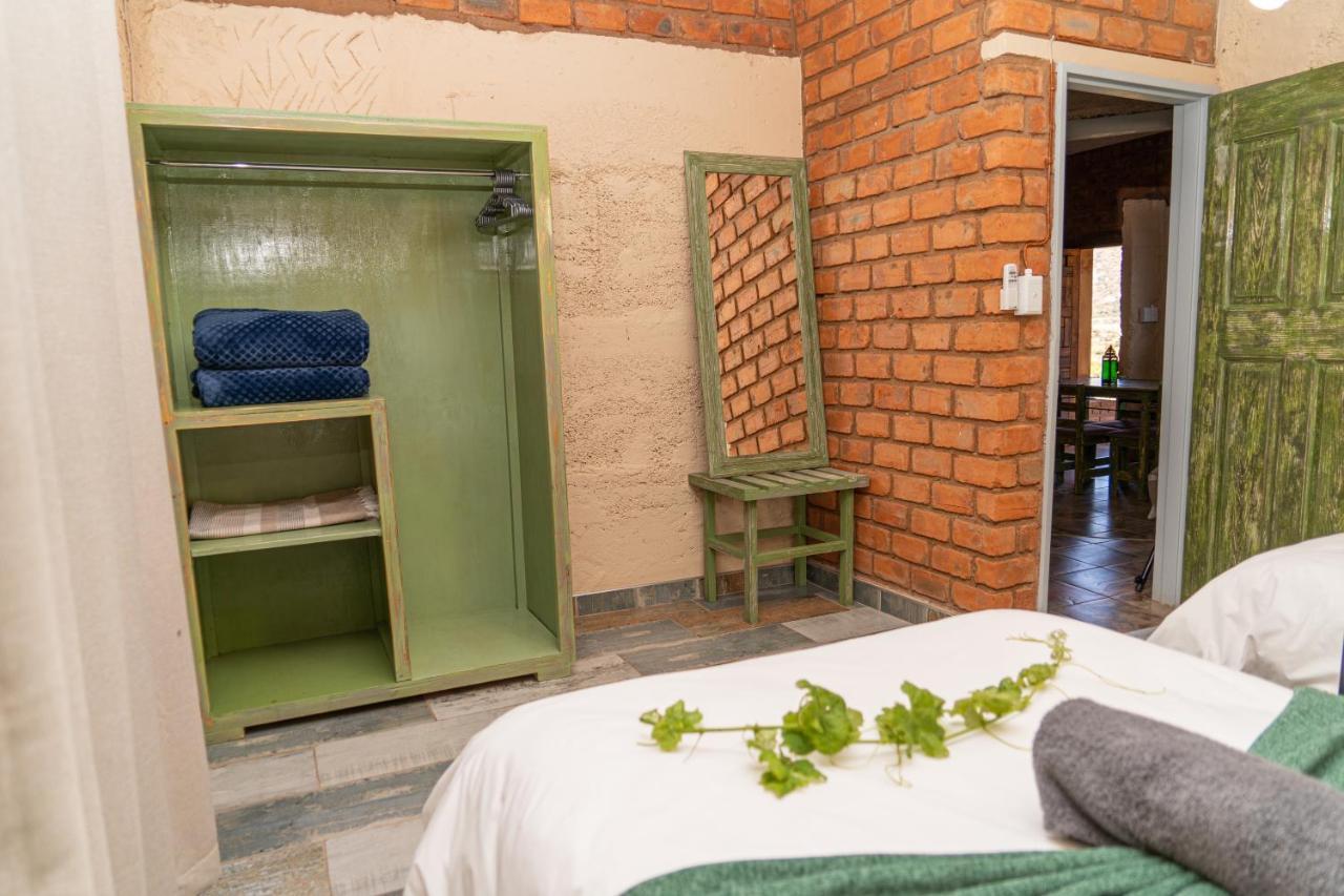 Otavi Vineyards Self-Catering & Camping 외부 사진