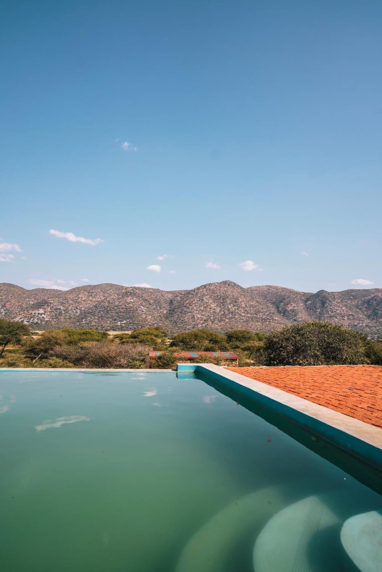 Otavi Vineyards Self-Catering & Camping 외부 사진